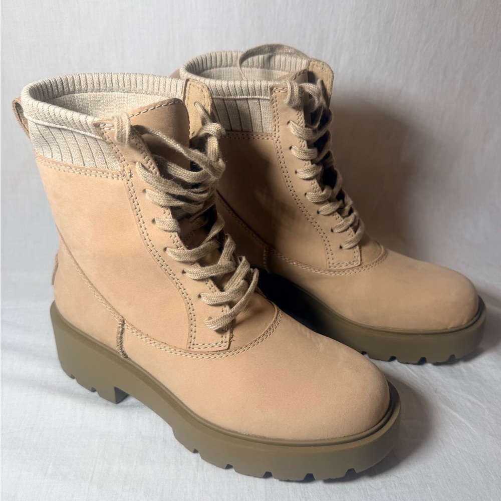 NWOT Woman’s Ugg Ballard Boits